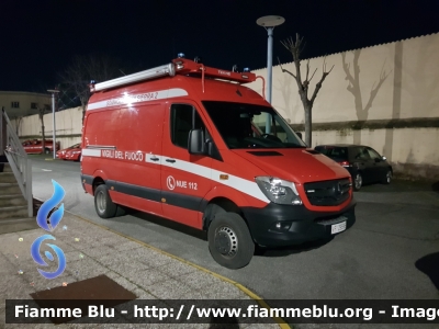 Mercedes Benz Sprinter 4x4 III serie restyle
Vigili del Fuoco
Comando Provinciale di Roma
Nucleo Soccorso Subacqueo Acquatico
Nucleo Sommozzatori
Allestimento Tekne
VF 29596
Parole chiave: Mercedes-Benz Sprinter_4x4_IIIserie_restyle VF29596