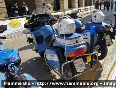 Bmw R850RT II serie
Polizia di Stato
Polizia Stradale
POLIZIA G1086
