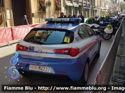 Alfa Romeo Nuova Giulietta restyle
Polizia di Stato
Polizia Stradale
POLIZIA M4227
Parole chiave: Alfa-Romeo Nuova_Giulietta_restyle POLIZIAM4227