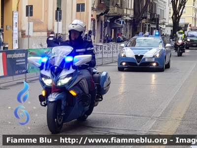 Yamaha FJR 1300 II serie
Polizia di Stato
Polizia Stradale
Allestimento Elevox
