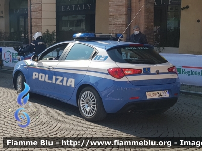 Alfa Romeo Nuova Giulietta restyle
Polizia di Stato
Polizia Stradale
POLIZIA M4227
Parole chiave: Alfa-Romeo Nuova_Giulietta_restyle POLIZIAM4227