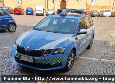 Skoda Octavia Wagon V serie
Polizia di Stato
Polizia Autostradale in servizio sulla rete Autostrade per l'Italia SPA
Allestimento Focaccia
Decorazione Grafica Artlantis
Con nuova decorazione
M4834
