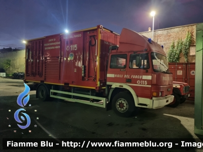 Iveco 145-17
Vigili del Fuoco
Comando Provinciale di Milano
VF 16879
Parole chiave: Iveco 145-17 VF16879