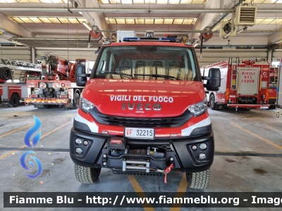 Iveco Daily MUV 4x4 VI serie
Vigili del Fuoco
Comando Provinciale di Parma
Polisoccorso allestimento Fortini
Fornitura Regione Emilia-Romagna
VF 32215
Parole chiave: Iveco Daily_MUV_4x4_VIserie VF32215