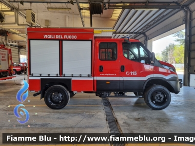 Iveco Daily MUV 4x4 VI serie
Vigili del Fuoco
Comando Provinciale di Parma
Polisoccorso allestimento Fortini
Fornitura Regione Emilia-Romagna
VF 32215
Parole chiave: Iveco Daily_MUV_4x4_VIserie VF32215