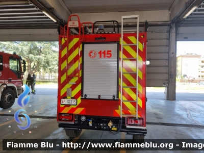 Iveco Daily MUV 4x4 VI serie
Vigili del Fuoco
Comando Provinciale di Parma
Polisoccorso allestimento Fortini
Fornitura Regione Emilia-Romagna
VF 32215
Parole chiave: Iveco Daily_MUV_4x4_VIserie VF32215