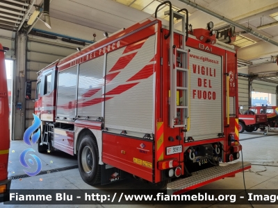 Mercedes-Benz Arocs 1832
Vigili del Fuoco
Comando Provinciale di Parma
Bimodale (strada-rotaia)
Allestimento BAI
VF 30911
Parole chiave: Mercedes-Benz Arocs_1832 VF30911