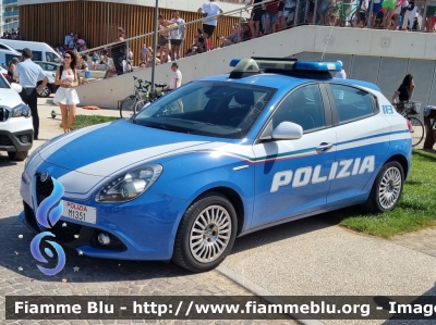 Alfa Romeo Nuova Giulietta restyle
Polizia di Stato
Allestita NCT Nuova Carrozeria Torinese
POLIZIA M1351
Parole chiave: Alfa-Romeo Nuova_Giulietta_restyle POLIZIAM1351