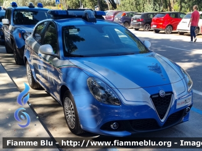 Alfa Romeo Nuova Giulietta Restyle
Polizia di Stato
Allestimento NCT Nuova Carrozzeria Torinese
POLIZIA M4231
Parole chiave: Alfa-Romeo Nuova_Giulietta_Restyle POLIZIAM4231