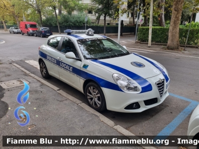 Alfa Romeo Nuova Giulietta Restyle
Polizia Municipale
Riccione (RN)
Allestimento Focaccia Group
POLIZIA LOCALE YA 055 AG
Parole chiave: Alfa_Romeo Nuova_Giulietta_Restyle POLIZIALOCALEYA055AG