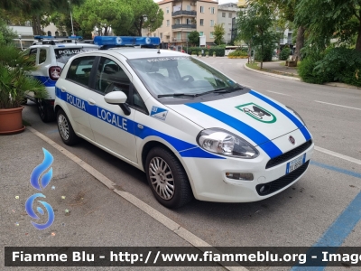 Fiat Punto VI Serie
Polizia Municipale
Comune di Numana (AN)
POLIZIA LOCALE YA 869 AJ
Parole chiave: Fiat Punto_VISerie POLIZIALOCALEYA869AJ