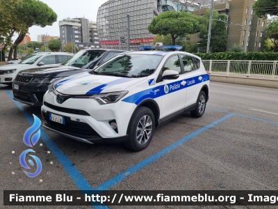 Toyota
Polizia Locale
Montesilvano 2
YA 414 AK
