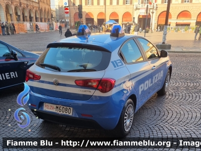 Alfa Romeo Nuova Giulietta - Quarta Fornitura
Polizia di Stato
Allestimento NCT Nuova Carrozzeria Torinese
Decorazione Grafica Artlantis
POLIZIA M6080
