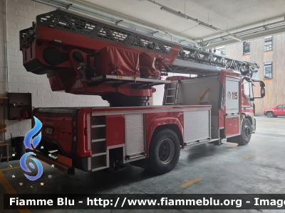 Iveco EuroCargo 180E32 IV serie
Vigili del Fuoco
Comando Provinciale di Ancona
AutoScala M39L da 39 metri allestimento Magirus
VF 29530
