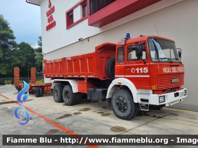 Iveco 330-35
Vigili del Fuoco
Comando Provinciale di Ancona
VF 14454
Parole chiave: Iveco 330-35 VF14454