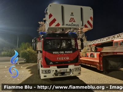 Iveco EuroCargo 160E32 IV serie
Vigili del Fuoco
Comando di Barletta
AutoScala articolata M32L-AS da 32 metri
Allestimento Magirus
VF 32946
Parole chiave: Iveco EuroCargo_160E32_IVserie VF32946