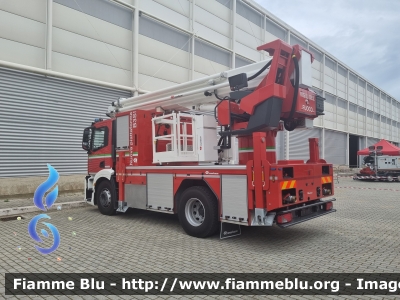 Iveco S-Way
Vigili del Fuoco
Allestimento Rosenbauer
Prototipo
Parole chiave: Iveco S-Way