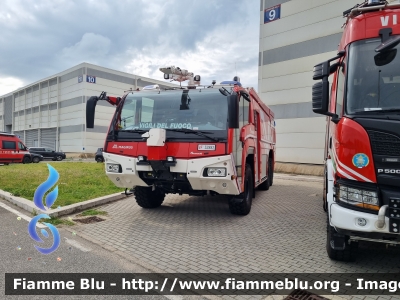 Iveco Magirus Dragon X6 II serie
Vigili del Fuoco
Comando di Roma
Distaccamento Aeroportuale di Fiumicino
AutoIdroSchiumaPolvere allestimento Iveco-Magirus
VF 32882
Parole chiave: Iveco Magirus Dragon_X6_IIserie VF32882