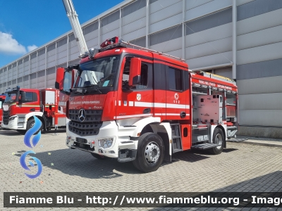 Mercedes-Benz Arocs 1832
Vigili del Fuoco
Corpo Permanente di Aosta
AutoPompaSerbatoio allestimento BAI
Parole chiave: Mercedes-Benz Arocs_1832