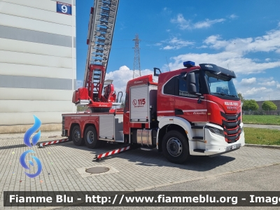 Iveco S-Way AT260S42
Vigili del Fuoco
AutoScala articolata M42L-AS da 42 metri
Allestimento Magirus
Comando di Roma
VF 32921
Parole chiave: Iveco S-Way_AT260S42 VF32921