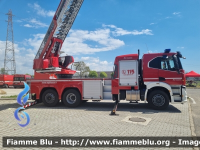 Iveco S-Way AT260S42
Vigili del Fuoco
AutoScala articolata M42L-AS da 42 metri
Allestimento Magirus
Comando di Roma
VF 32921
Parole chiave: Iveco S-Way_AT260S42 VF32921