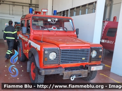 Land-Rover Defender 90
Vigili del Fuoco
Comando Provinciale di Roma
Distaccamento di Fiumicino
VF 20102
Parole chiave: Land-Rover Defender_90 VF20102