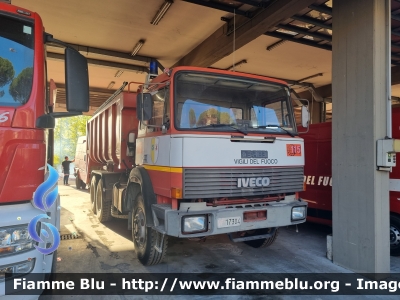 Iveco 330-26
Vigili del Fuoco
Comando Provinciale di Roma
Distaccamento Cittadino Nomentano
Autocarro con allestimento scarrabile
per trasporto acqua potabile
VF 17304
Parole chiave: Iveco 330-26 VF17304