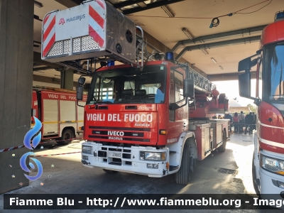 Iveco EuroFire 150E27 I serie
Vigili del Fuoco
Comando Provinciale di Roma
Distaccamento Nomentano
VF 20683
Parole chiave: Iveco EuroFire_150E27_Iserie VF20683