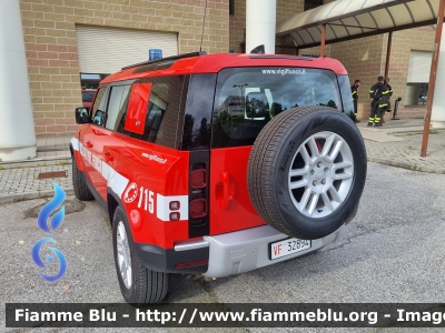 Land Rover Defender Hardtop 110 II serie
Vigili del Fuoco
Direzione Regionale Emilia-Romagna
VF 32894
Parole chiave: Land-Rover Defender_Hardtop_110_IIserie VF32894