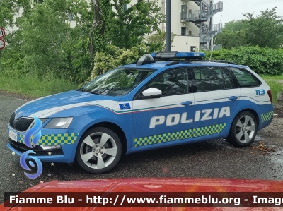 Skoda Octavia Wagon V serie
Polizia di Stato
Polizia Stradale
Allestimento Focaccia
Decorazione grafica artlantis
POLIZIA M4683
Parole chiave: POLIZIAM4683 Skoda Octavia_Wagon_Vserie