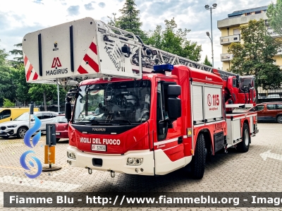 Iveco EuroCargo 160E32 IV serie Low Liner
Vigili del Fuoco
Comando Provinciale di Forlì Cesena
AutoScala articolata M32L-AS da 32 metri
Allestimento Magirus
VF 32956
Parole chiave: Iveco EuroCargo_160E32_IVserie VF32956