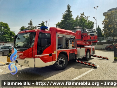 Iveco EuroCargo 160E32 IV serie Low Liner
Vigili del Fuoco
Comando Provinciale di Forlì Cesena
AutoScala articolata M32L-AS da 32 metri
Allestimento Magirus
VF 32956
Parole chiave: Iveco EuroCargo_160E32_IVserie VF32956