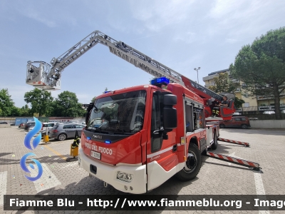 Iveco EuroCargo 160E32 IV serie Low Liner
Vigili del Fuoco
Comando Provinciale di Forlì Cesena
AutoScala articolata M32L-AS da 32 metri
Allestimento Magirus
VF 32956
Parole chiave: Iveco EuroCargo_160E32_IVserie VF32956