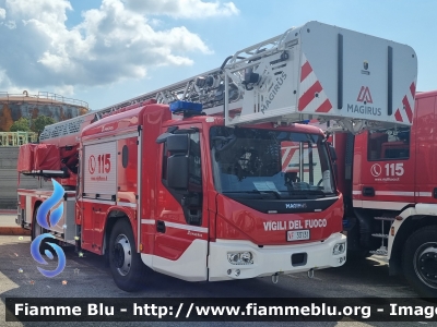 Iveco EuroCargo 160E32 IV serie Low Liner
Vigili del Fuoco
Comando Provinciale di Teramo
AutoScala articolata M32L-AS da 32 metri
Allestimento Magirus
VF 33131
Parole chiave: Iveco EuroCargo_160E32_IVserie Low_Liner VF33131