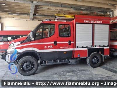 Iveco Daily MUV 4x4 VI serie
Vigili del Fuoco
Comando Provinciale di Ravenna
Polisoccorso allestimento Fortini
Fornitura Regione Emilia-Romagna
VF 33060
Parole chiave: Iveco Daily_MUV_4x4_VIserie VF33060