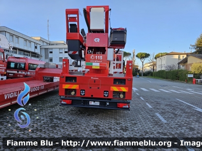 Iveco S-Way
Vigili del Fuoco
Allestimento Rosenbauer
VF 33407
Parole chiave: Iveco S-Way VF33407