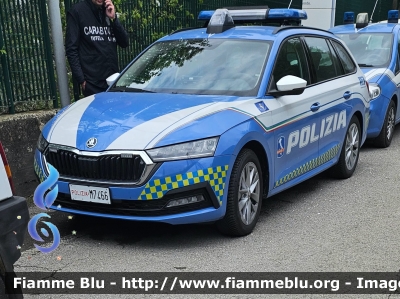 Skoda Superb Wagon III serie restyle
Polizia di Stato
Polizia Autostradale
in servizio sulla rete Autostrade per l'Italia
Allestimento Focaccia
Decorazione Grafica Artlantis
POLIZIA M74066
