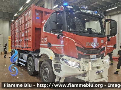 Iveco T-Way AT410T51
Vigili del Fuoco
Direzione Regionale Emilia Romagna
Allestimento Magirus
VF 33097
Versione MSL
