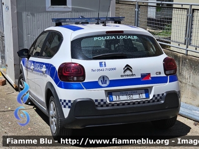 Citroen C3 III serie
Unione Comuni della Romagna Forlivese (FC)
POLIZIA LOCALE YA 182 AT
Codice Automezzo: 5
