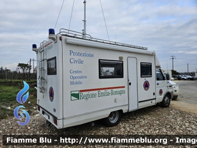 Iveco Turbo Daily 35-10
Protezione Civile
Coordinamento Provinciale Ravenna
Posto Comando
