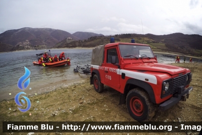 Land Rover Defender 90
Vigili del Fuoco
Nucleo Soccorso Subacqueo e Acquatico
Scuola Formazione Operativa
Montelibretti - Roma
Parole chiave: Land-Rover Defender_90