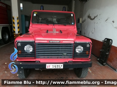 Land-Rover Defender 130
Vigili del Fuoco
Comando Provinciale di Ravenna
Distaccamento di Lugo
VF 19357
Parole chiave: Land-Rover Defender_130 VF19357