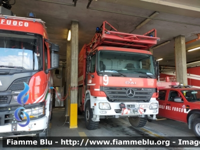 Mercedes-Benz Actros 1844 4x4 II serie
Vigili del Fuoco
Comando Provinciale di Bologna
Distaccamento Aeroportuale
Automezzo Soccorso Aeroportuale allestimento Bai
VF 24821
Parole chiave: Mercedes-Benz Actros_1844_4x4_IIserie VF24821