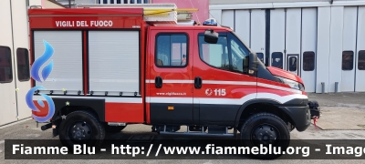 Iveco Daily MUV 4x4 VI serie
Vigili del Fuoco
Comando Provinciale di Ravenna
Polisoccorso allestimento Fortini
Fornitura Regione Emilia-Romagna
VF 33060
Parole chiave: Iveco Daily_MUV_4x4_VIserie VF33060