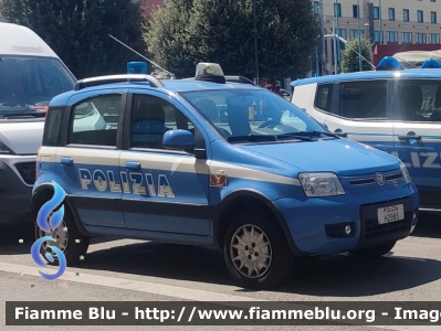 Fiat Nuova Panda 4x4 Climbing I Serie
Polizia di Stato
Polizia Ferroviaria
POLIZIA H2985
