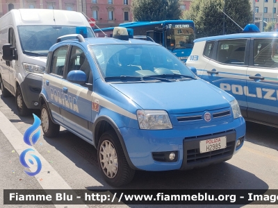 Fiat Nuova Panda 4x4 Climbing I Serie
Polizia di Stato
Polizia Ferroviaria
POLIZIA H2985
