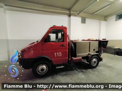 Iveco Fauno
Vigili del Fuoco
Comando Provinciale di Pisa
Allestimento Rampini
VF 17590
Parole chiave: Iveco Fauno VF17590