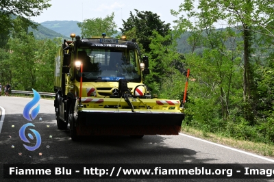 Mercedes-Benz Unimog U427
Les Departements
Equipiers du Tour de France
In assistenza al Tour de France 2024
Assistenza 206
