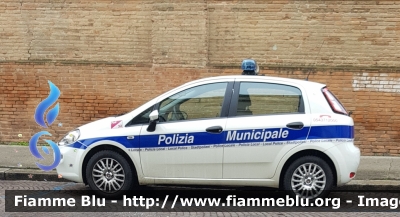 Fiat Punto VI serie
Polizia Municipale
Associazione Intercomunale della Pianura Forlivese
Comune di Forlì
Forlì 32
Parole chiave: Fiat Punto_VIserie