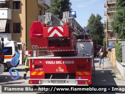 Iveco EuroFire 150E27 I Serie
Vigili del Fuoco
Comando Provinciale di Milano
Distaccamento Volontario di Magenta
AutoScala allestimento Iveco-Magirus
Ricondizionata Fortini 
VF 28381

Parole chiave: Iveco EuroFire_150E27_ISerie VF28381